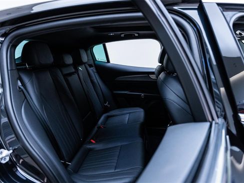 New 2024 Maserati Grecale GT image 26