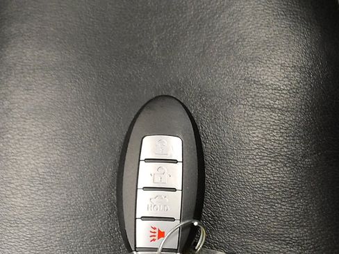 Used 2019 Nissan Pathfinder SL image 32