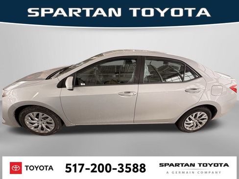Used 2018 Toyota Corolla LE image 3