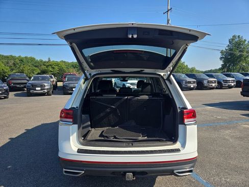 Used 2024 Volkswagen Atlas SE AWD/4WD image 3