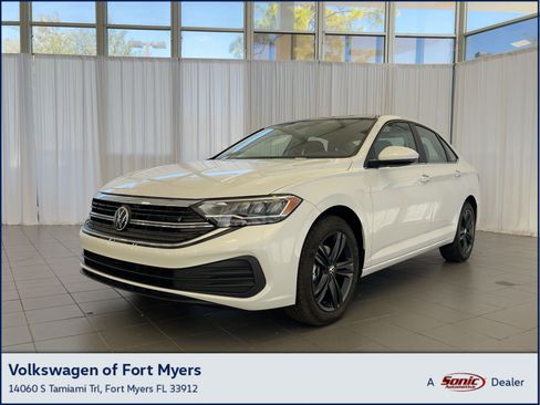 Certified 2024 Volkswagen Jetta SE image 1