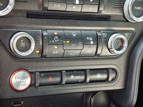Used 2018 Ford Mustang Coupe RWD image 26