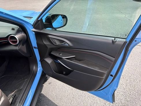 Used 2024 Chevrolet Trax RS w/ Sunroof Package FWD image 31