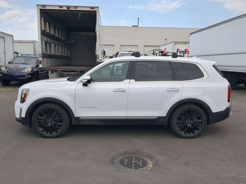 Used 2021 Kia Telluride SX w/ SX Prestige Package AWD/4WD image 2