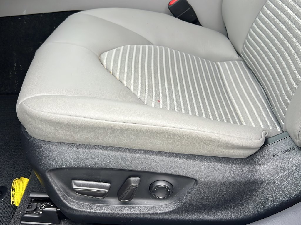 Used 2024 Toyota Camry SE w/ Cold Weather Package FWD image 15