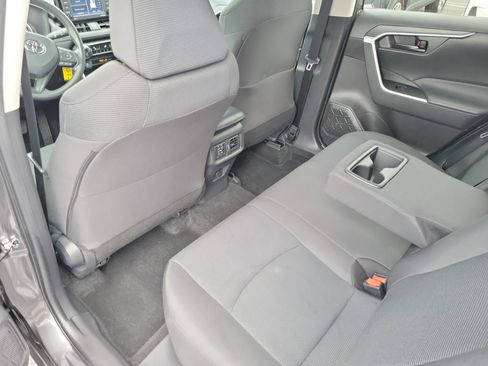 Used 2022 Toyota RAV4 LE image 12