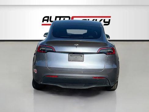 Used 2024 Tesla Model Y Long Range AWD/4WD image 6