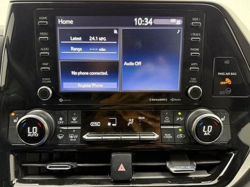 Used 2022 Toyota Highlander XLE image 17