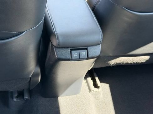 Certified 2022 Toyota Prius AWD image 21