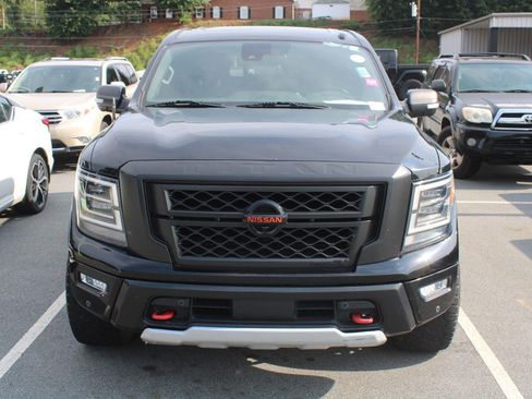 Used 2020 Nissan Titan PRO-4X w/ Pro-4x Convenience Package AWD/4WD image 2