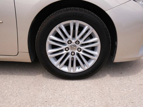 Used 2014 Lexus ES 350 w/ Luxury Package FWD image 19