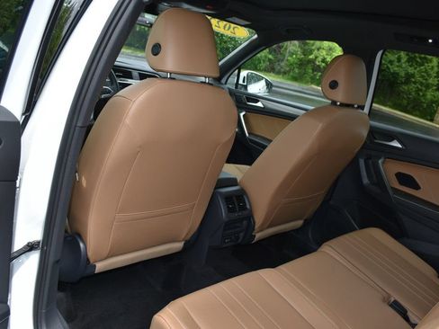 Used 2022 Volkswagen Tiguan SE AWD/4WD image 25