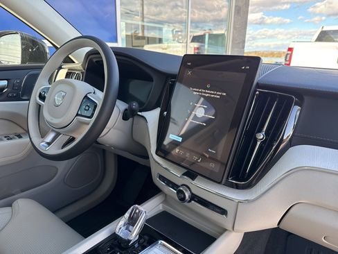 New 2026 Volvo XC60 B5 Ultra w/ Climate Package image 16