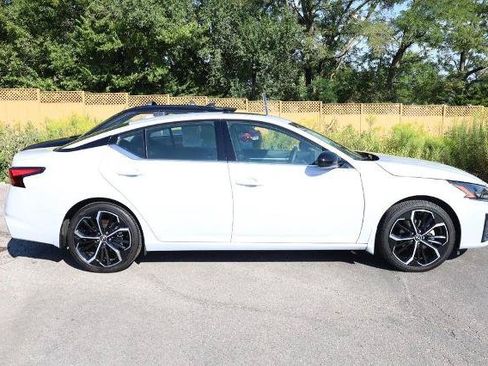 Certified 2025 Nissan Altima 2.5 SR w/ SR Premium Package FWD image 5