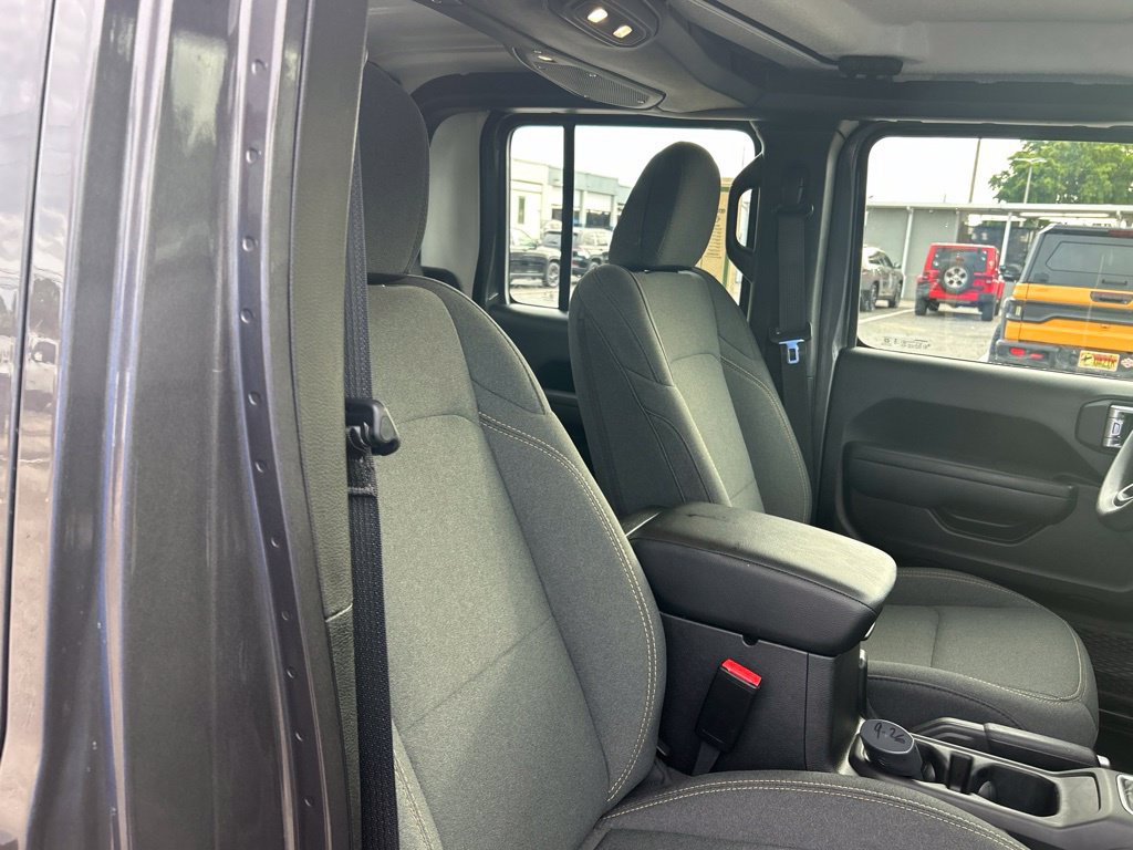 Used 2026 Jeep Gladiator Sport AWD/4WD image 22