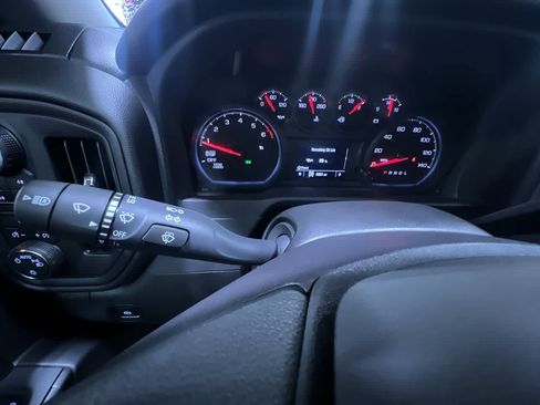 Used 2025 Chevrolet Silverado 1500 Custom image 18
