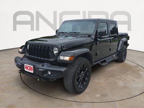 Used 2025 Jeep Gladiator Sport AWD/4WD image 6
