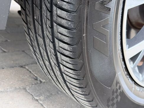 Used 2020 Volkswagen Tiguan SE w/ Panoramic Sunroof Package image 58