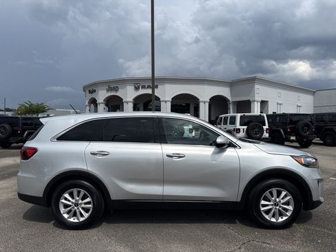 Used 2020 Kia Sorento L FWD image 8