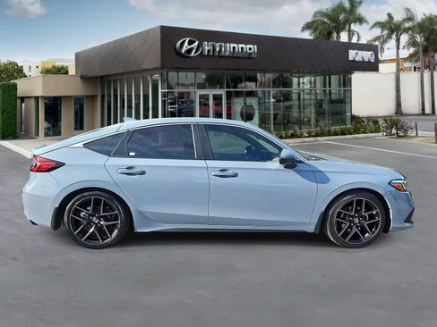 Used 2024 Honda Civic Sport Touring image 2