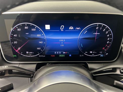 Used 2025 Mercedes-Benz GLC 350e 4MATIC image 29