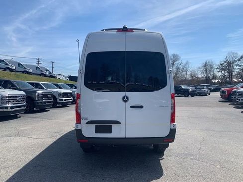 Used 2024 Mercedes-Benz Sprinter 2500 image 7