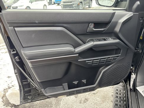 Used 2025 Toyota 4Runner SR5 image 15