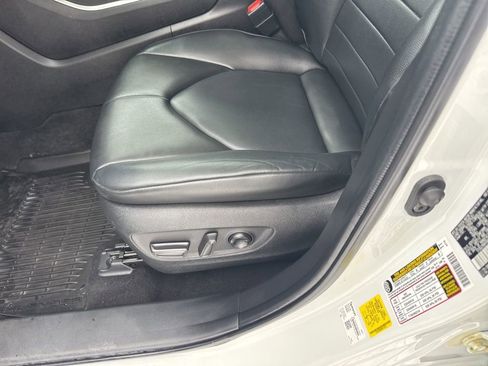 Used 2022 Toyota Highlander XLE image 18