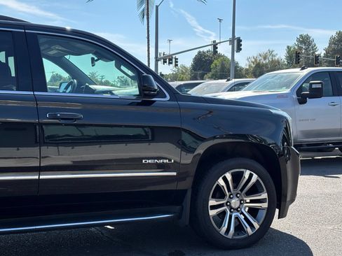 Used 2019 GMC Yukon Denali AWD/4WD image 4