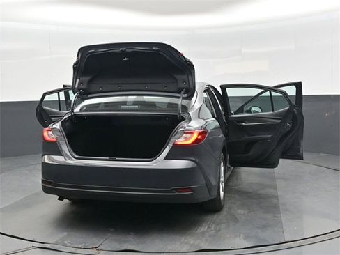 Used 2025 Toyota Camry LE image 48