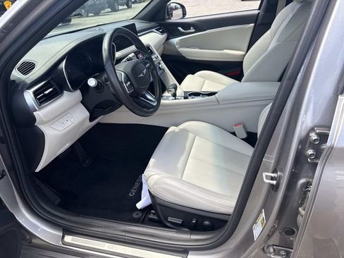 Used 2024 Genesis G70 2.5T RWD image 17