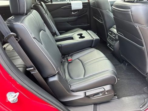 Used 2023 Honda Pilot Elite image 11