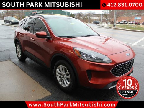 Used 2020 Ford Escape SE image 5