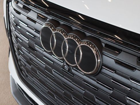 Certified 2024 Audi Q4 e-tron Premium Plus image 30