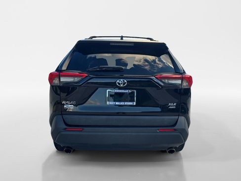Used 2021 Toyota RAV4 XLE AWD/4WD image 4