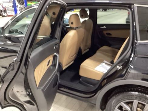 Certified 2023 Volkswagen Tiguan SE AWD/4WD image 13