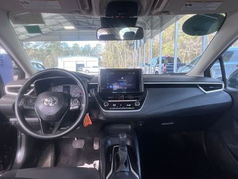 Used 2025 Toyota Corolla LE image 7