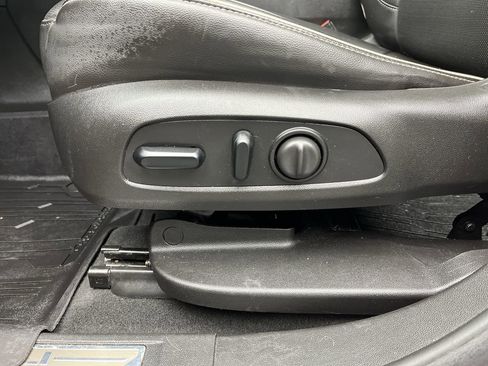 Used 2019 GMC Acadia Denali w/ Technology Package image 12