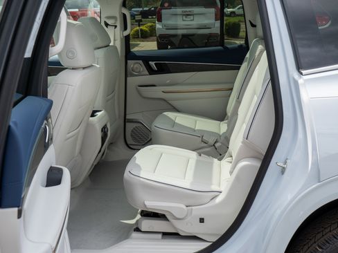 New 2026 Buick Enclave Avenir w/ Super Cruise Package image 20