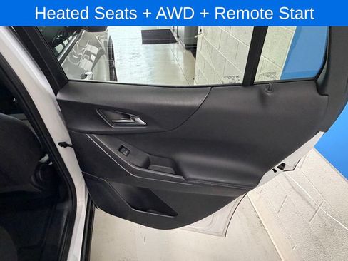 Used 2026 Chevrolet Equinox LT AWD/4WD image 18