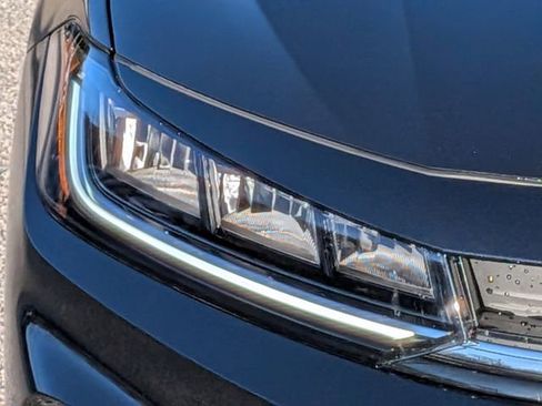 New 2026 Volkswagen Jetta SE FWD image 9