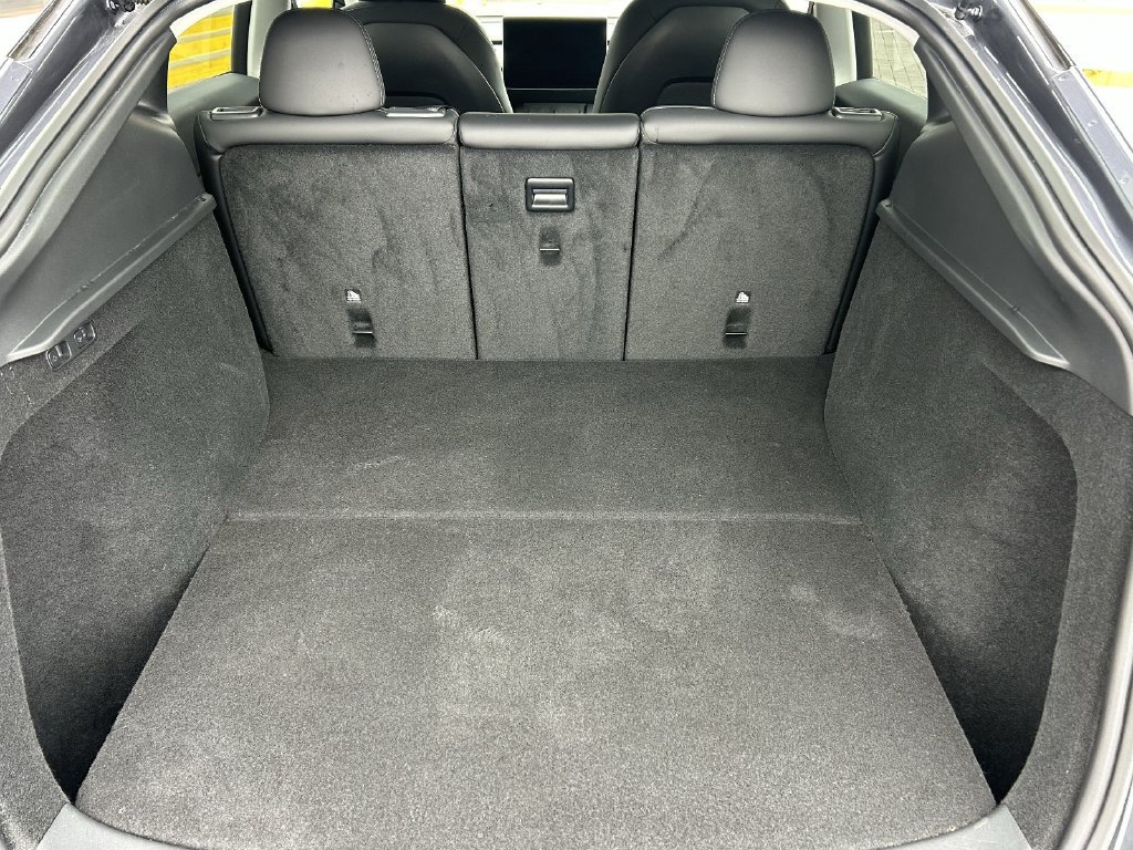 Used 2023 Tesla Model Y 2WD image 12