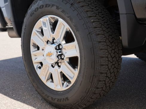 Used 2024 Chevrolet Silverado 3500 High Country w/ High Country Premium Package AWD/4WD image 32