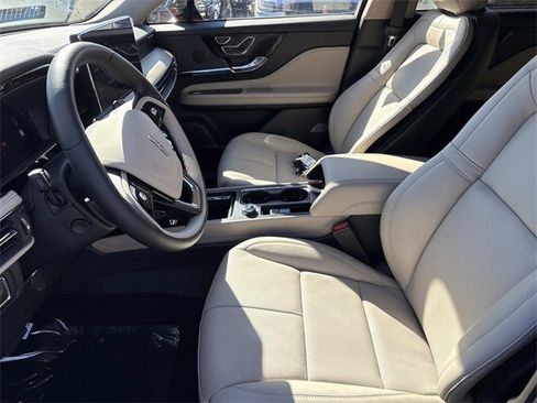 New 2026 Lincoln Corsair Reserve image 23