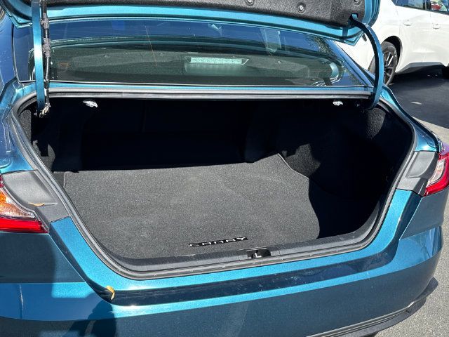 Certified 2025 Toyota Camry SE w/ Convenience Package FWD image 9