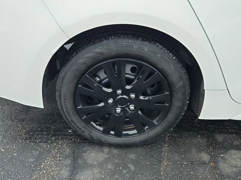 Used 2024 Toyota Corolla LE image 4