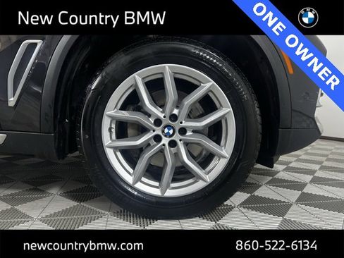 Used 2022 BMW X5 xDrive40i w/ Premium Package image 9