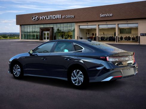 New 2026 Hyundai Sonata Blue FWD image 4