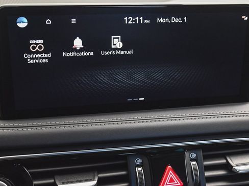 Used 2023 Genesis G70 2.0T image 18