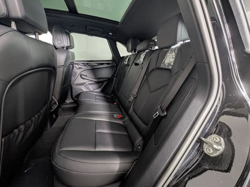 New 2026 Porsche Macan image 24